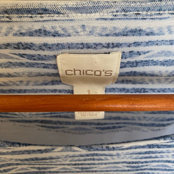 Chico’s, Size 1, blousy sleeved top, beautiful blue Aztec inspired design - Picture 2 of 8
